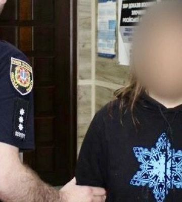 В Одесі жінка використала прапори України як туалетний папір 