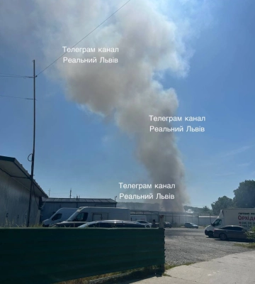 На найбільшому ринку Львова спалахнула пожежа (відео)