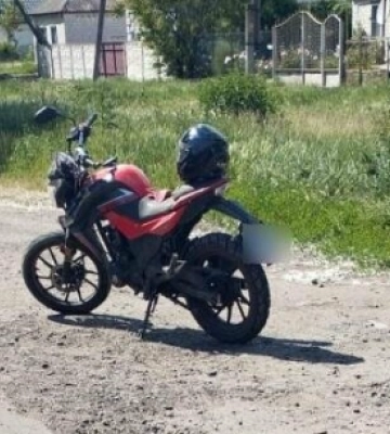 На Полтавщині юний мотоцикліст збив дівчинку