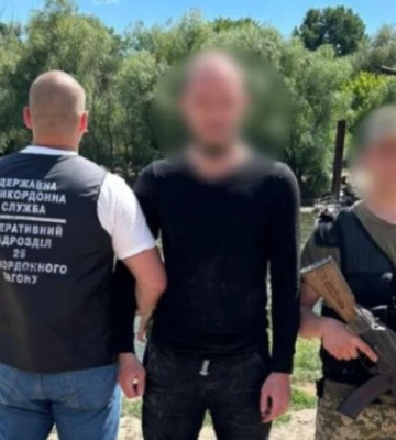 Біля кордону на Одещині затримали утікача з дитячим надувним матрацом