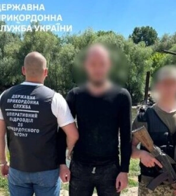 На Одещині прикордонники затримали утікача з дитячим надувним матрацом