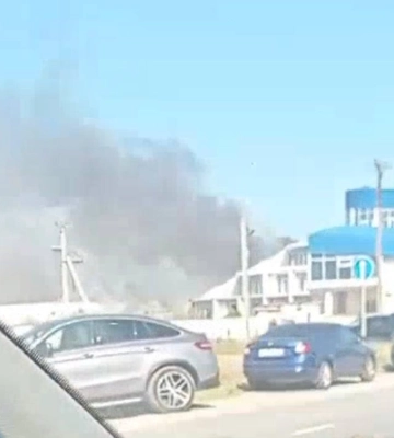 У Криму обмежили рух на частині траси «Сімферополь – Євпаторія» через пожежу у Сакському районі
