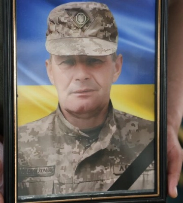 У Луцьку попрощалися із загиблим на Донеччині Віктором Степанюком 