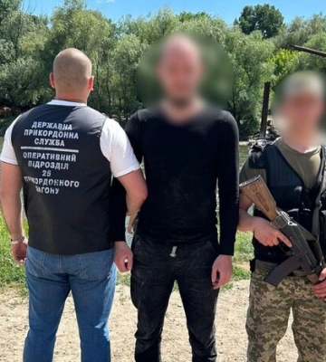 На Одещині прикордонники затримали утікача з дитячим надувним матрацом