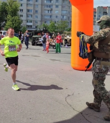 На Хмельниччині під час забігу для Сил спецоперацій зібрали понад ₴210 тисяч