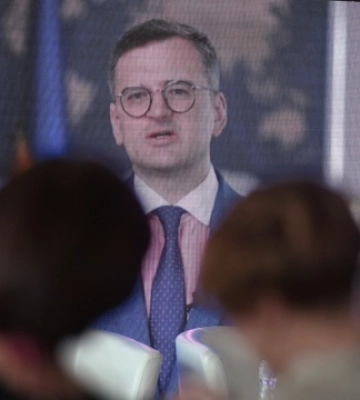 Кулеба на Молодіжному конгресі закликав зберігати українську ідентичність у всіх куточках світу