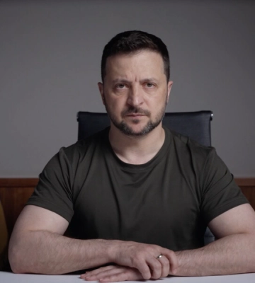 Зеленский об ударе по гипермаркету в Харькове: Только такие сумасшедшие, как Путин, способны убивать и терроризировать людей так подло