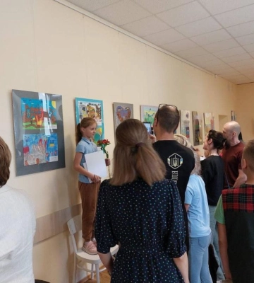 У Литві представили виставку дитячих малюнків, присвячену мешканцям Херсона