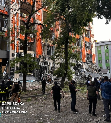 Не тільки по &quot;Епіцентру&quot;: ворог вдарив по Центральному парку Харкова