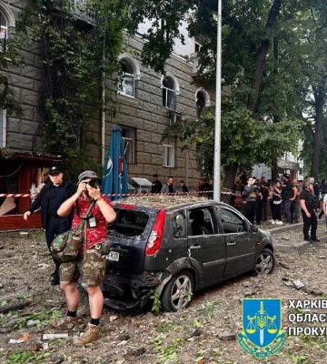 Унаслідок удару по центру Харкова постраждали 18 осіб, підліток у важкому стані