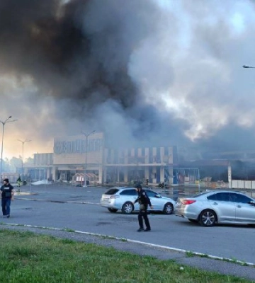 У Харкові окупанти вдарили по гіпермаркету &quot;Епіцентр&quot;, є жертви (доповнено)