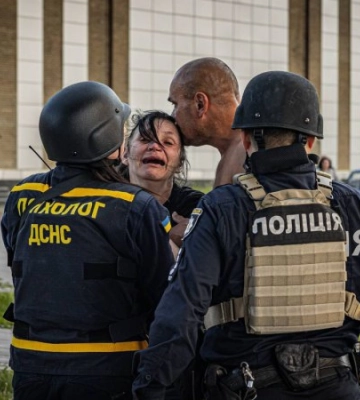 Харківські рятувальники загасили пожежу на місці удару по «Епіцентру» 