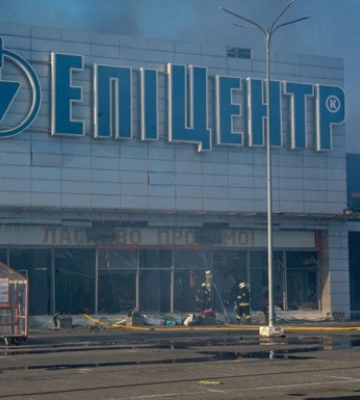 Відео з “Епіцентру” в Харкові в момент “прильоту” опублікувала поліція