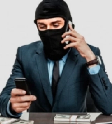 Аферисти видурили в рівнянина понад 100 тисяч гривень