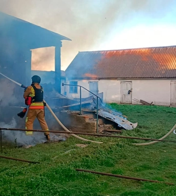 У Шосткинщині рятувальники ліквідували чотири пожежі, спричинені ворожими обстрілами