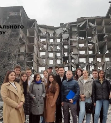Активісти “Єдиної Росії” вербують молодь на ТОТ Луганщини