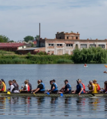 На Львівщині для військовослужбовців та ветеранів війни провели тренування з веслування на каяках та сапах