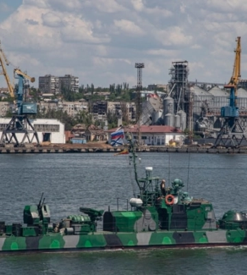 «Військові обʼєкти»: що відбувається в окупованих РФ портах Херсонщини, Бердянська та Маріуполя?