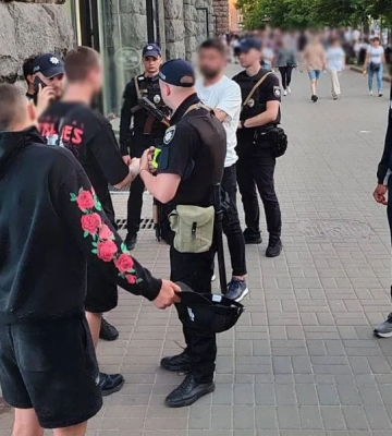 В День Киева на Крещатике вспыхнула массовая драка