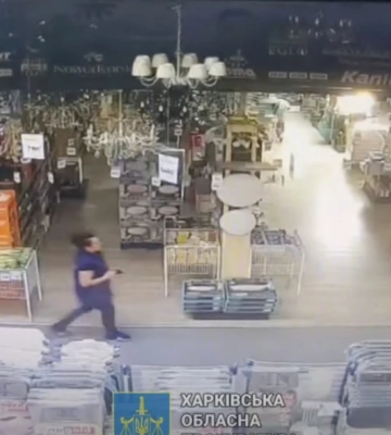 Удар РФ по Епіцентру у Харкові. В Офісі генпрокурора показали відео з камер відеоспостережень