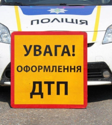 Во Львове нетрезвый водитель хотел переложить вину за ДТП на женщину, стоявшую рядом с автомобилем