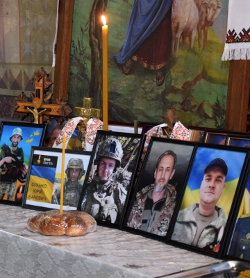 Посмертні нагороди прикордонників з Волині вручили їхнім рідним