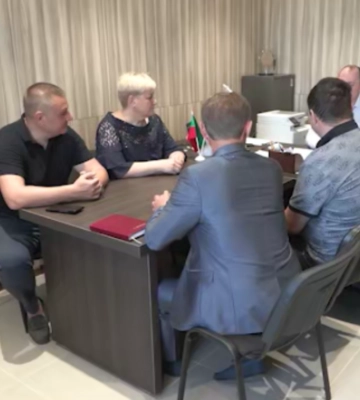 В Мелитополе оккупанты устроили очередной пиар на кладенном и засветили кодло колобков-предпринимателей
