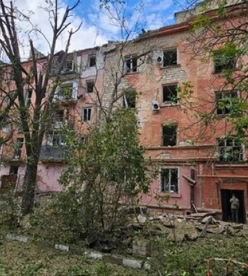 Росіяни обстріляли житлові квартали Херсонщини, влучили у Пункт Незламності, є поранені (оновлено)