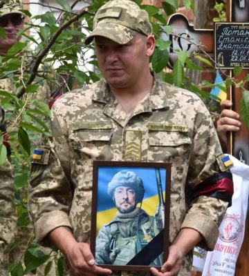 На Пирятинщині попрощалися із загиблим на Донеччині військовим
