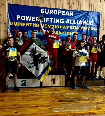 280 кіло: відомий силач з Рівного побив рекорд України
