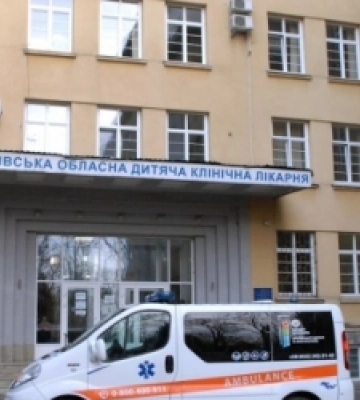 У Львові створили петицію з вимогою запустити громадський транспорт до «Охматдиту»