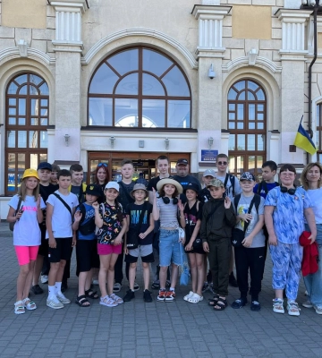 «Літо без війни»: діти загиблих та полонених волинських військових відпочиватимуть на Закарпатті
