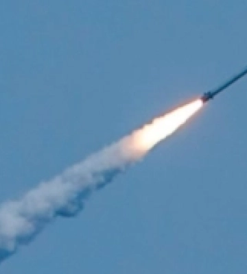 У Снігурівці на Миколаївщині російська ракета прилетіла в автомийку: двоє поранених