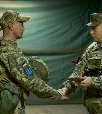 Воїна з Кременчука відзначили медаллю Міністерства оборони України