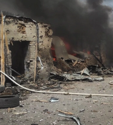 У Снігурівці на Миколаївщині російська ракета поцілила в автомийку - двоє поранених