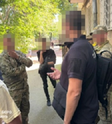Викрито багатомільйонну схему заробітку на ухилянтах в Одеському ТЦК