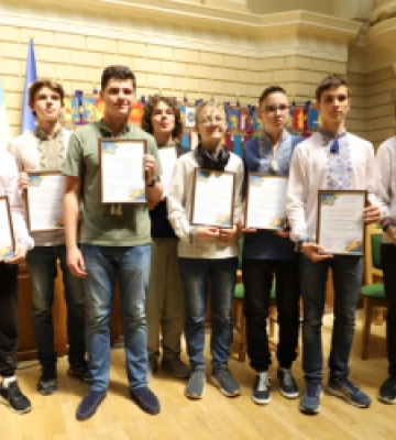 У Львівській облраді відзначили кращих працівників центру медицини катастроф