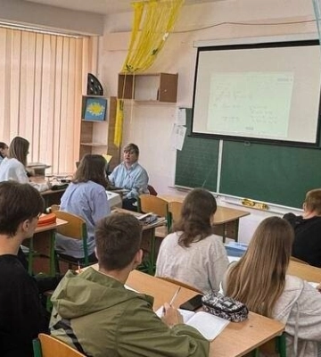 Школьники Днепра уходят на каникулы: объявлены даты окончания учебы