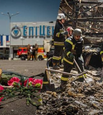 В &quot;Эпицентре&quot; в Харькове есть угроза обвала, останки погибших могут быть где угодно, – ГСЧС