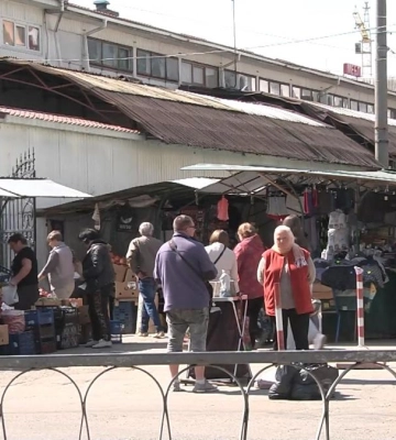 Знесення кіосків: у Рівному розчищають центральний ринок (ВІДЕО)