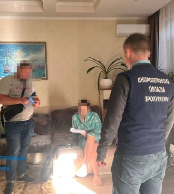Понад мільйон гривень збитків на ремонті укриттів: у Кривому Розі викрито начальницю відділу освіти виконкому та п’ятьох співучасників