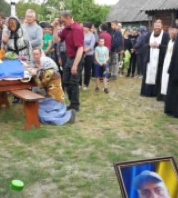 В Шацькій громаді на Волині попрощалися із загиблим захисником Олексієм Омельчуком