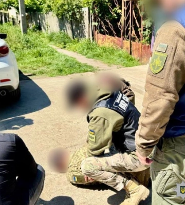 Полиция арестовала работника ТЦК: что он требовал от военнообязанных
