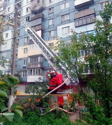 У Дніпрі палала квартира в багатоповерхівці: один чоловік загинув, одного травмовано