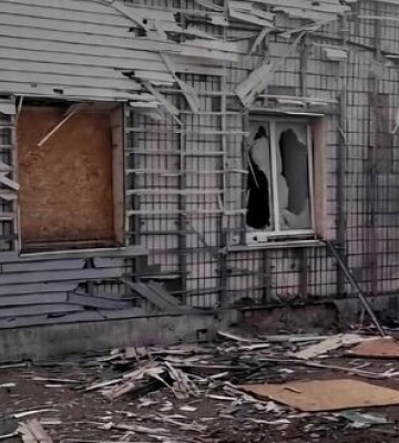 Обстріли Дніпропетровщини: вночі ворог бив по Нікопольщині, зранку під вогнем Мирівська громада, поранено чоловіка. ФОТОрепортаж