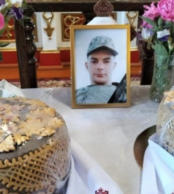 У Нових Підцаревичах на Волині все село стало на коліна, прощаючись зі своїм Героєм