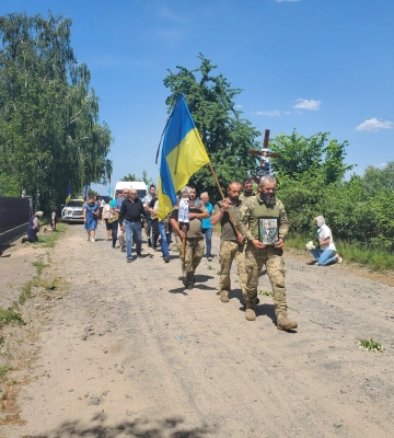 Вараська громада попрощалася із 43-річним захисником Олександром Максимчуком