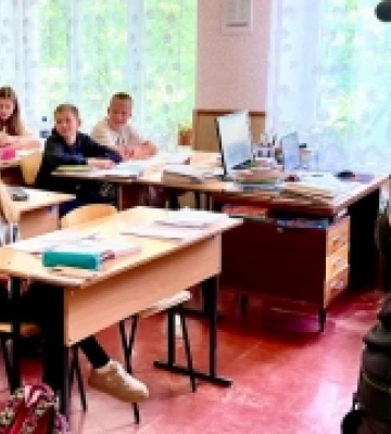 У Первомайську ювенальні поліцейські перед початком літніх канікул навчали школярів правил безпеки