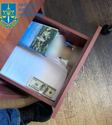 $2000 за укладання договору зі зберігання майна – повідомлено про підозру інженеру КП «ШЕУ Деснянського району»