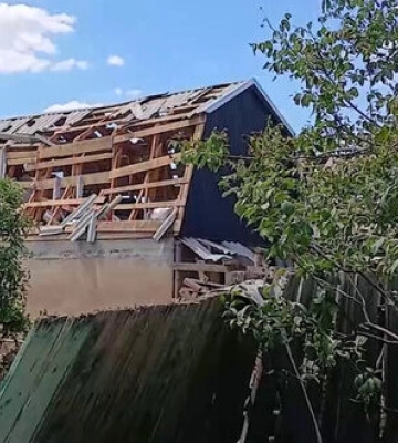 Рашисти вдарили по Олексієво-Дружківці на Донеччині авіабомбою: Поранено 3 особи. ВIДЕО